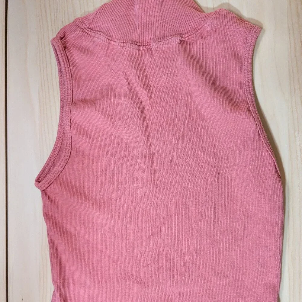 Big Bud Press Raspberry Sorbet pink Essential Sleeveless Turtleneck, size XS - Picture 3 of 4